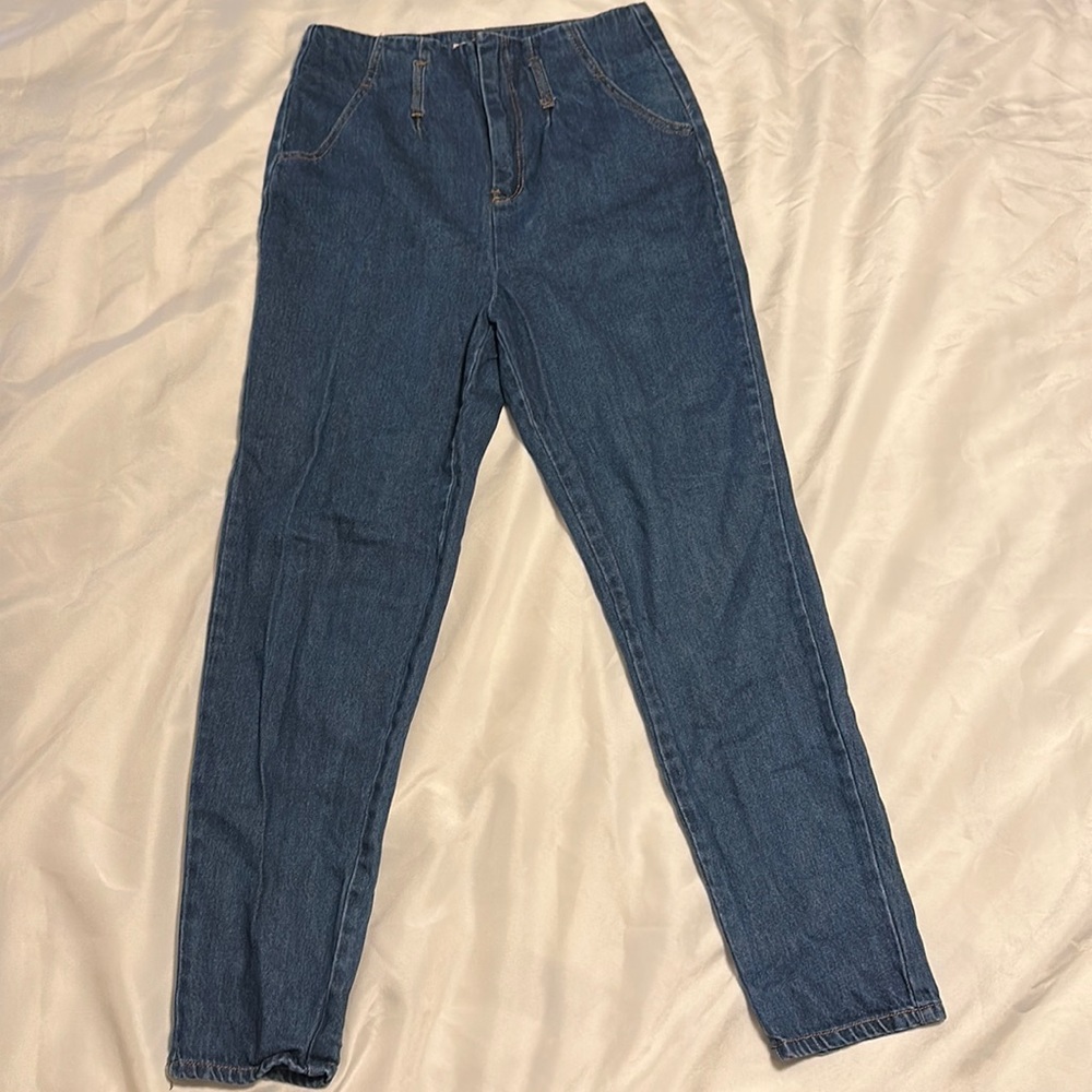 Refuge size 10 dark wash high rise mom jeans